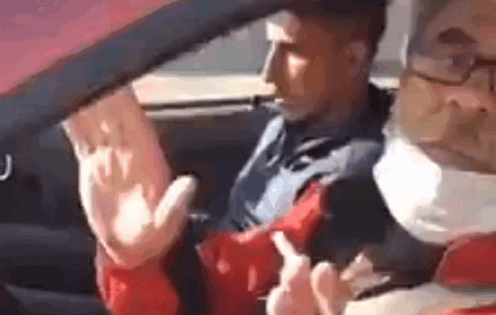 GRAĐANSKE PATROLE I U APATINU: Autom presreli pa MALTRETIRALI TAKSISTU jer VOZI MIGRANTE, a onda mu IZDALI NAREĐENJE! (UZNEMIRUJUĆI VIDEO)